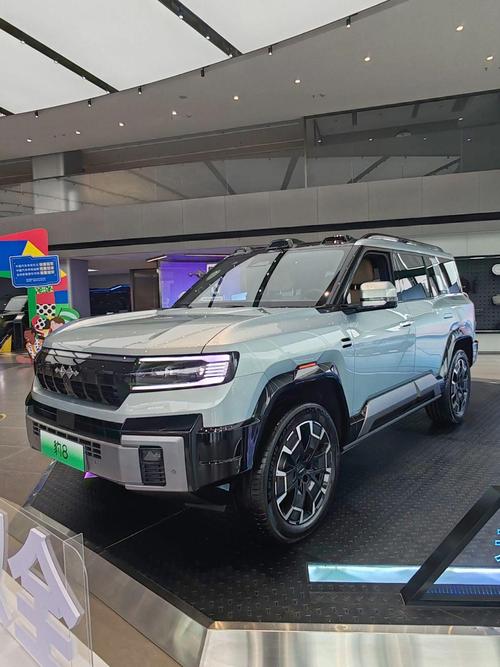 成都85比亚迪方程豹硬派越野的爆款，英菲尼迪35周年与你共成长